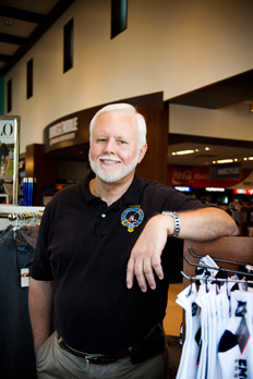 Scott Swann of UTS approached the Traditions and History Committee about developing a distinctive tartan for Emory. 