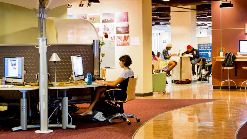 students at computer work stations in Cox Computing Center